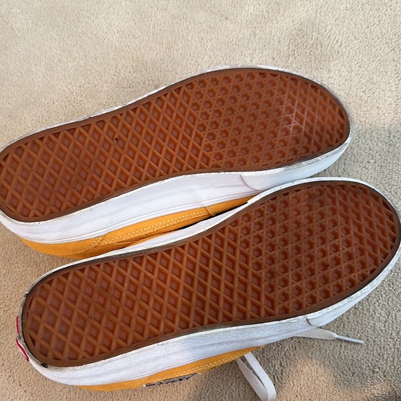 Van’s half cab professional skateboarding shoe - Picture 3 of 4